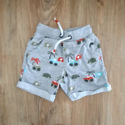 Topomini Shorts Gr. 80 grau gemustert Fahrzeuge Tiere