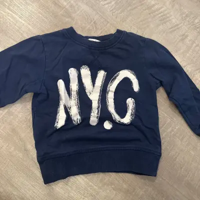 H&M Sweatshirt Gr. 98 NYC Aufdruck dunkelblau