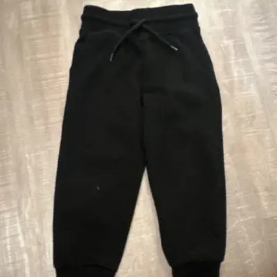 Primark Jogginghose Gr. 98 schwarz
