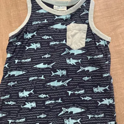 So cute Tanktop T-Shirt Gr. 98 blau mit Haien