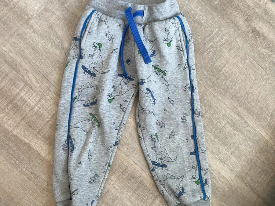 3er-Paket Jogginghosen Junge · Gr. 98 – Teil 2