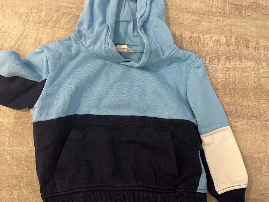 H&M Hoodie Colorblock Gr. 98 Hellblau Dunkelblau – Foto 1