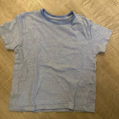 Primark T-Shirt Gr. 104 hellblau
