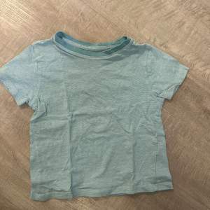 T-Shirt Gr. 98 hellblau