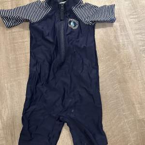 Alive UV Badeanzug Gr. 86 dunkelblau gestreift