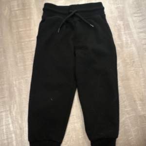 Primark Jogginghose Gr. 98 schwarz