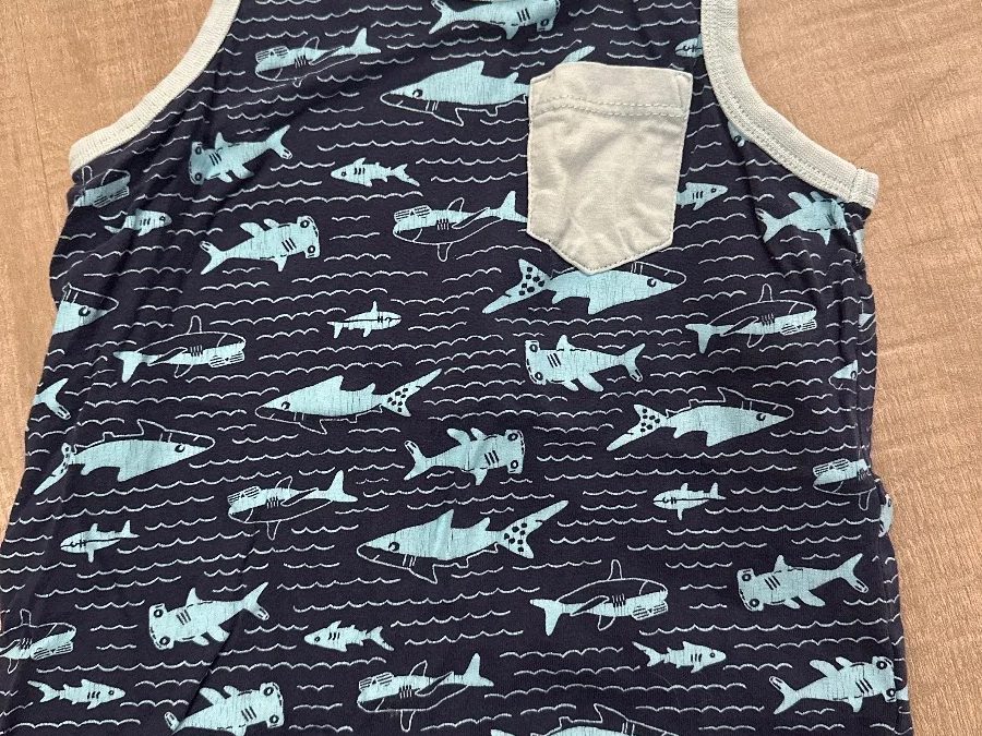 So cute Tanktop T-Shirt Gr. 98 blau mit Haien – Foto 1