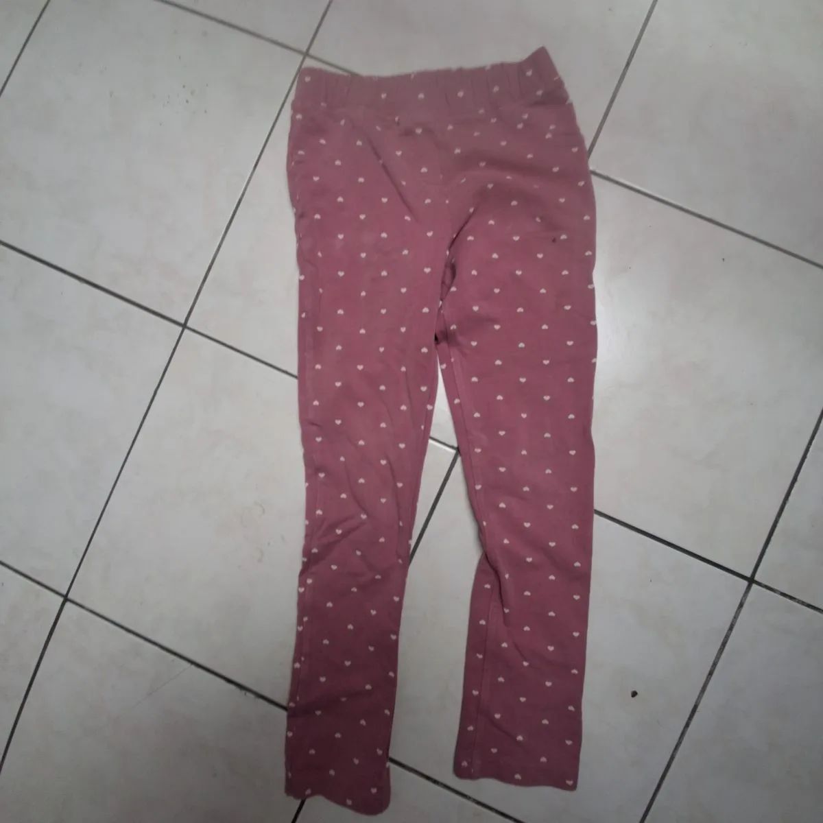 20 Teile Mädchenkleidung Gr. 116/122: Leggings, Shirts, Kleider – Teil 1