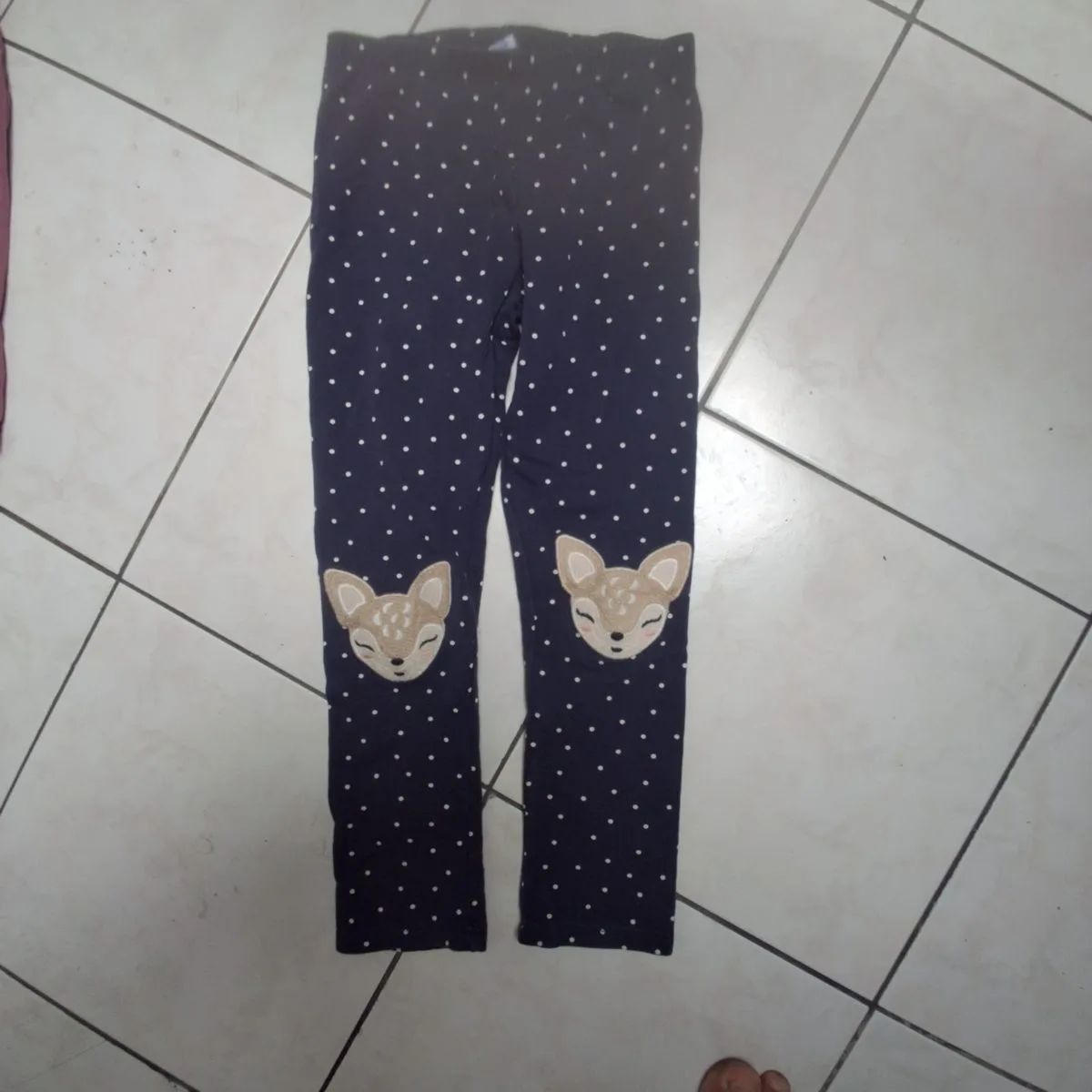20 Teile Mädchenkleidung Gr. 116/122: Leggings, Shirts, Kleider – Teil 2